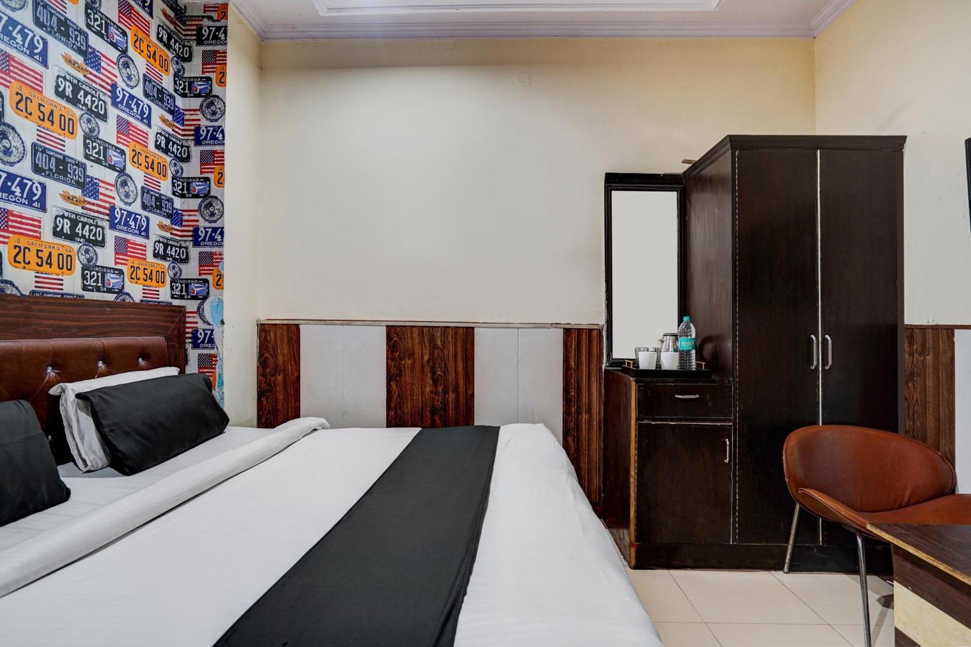 Super Hotel O Bg Hotel Фаридабад Екстериор снимка