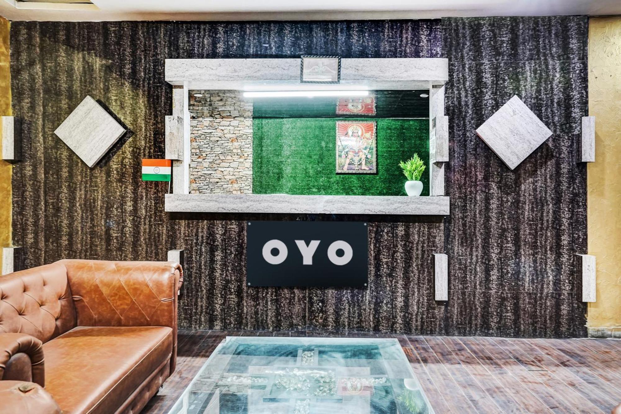 Super Hotel O Bg Hotel Фаридабад Екстериор снимка